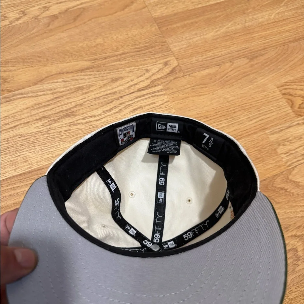 MLB Cream and Green Star Hat - Picture 5 of 5